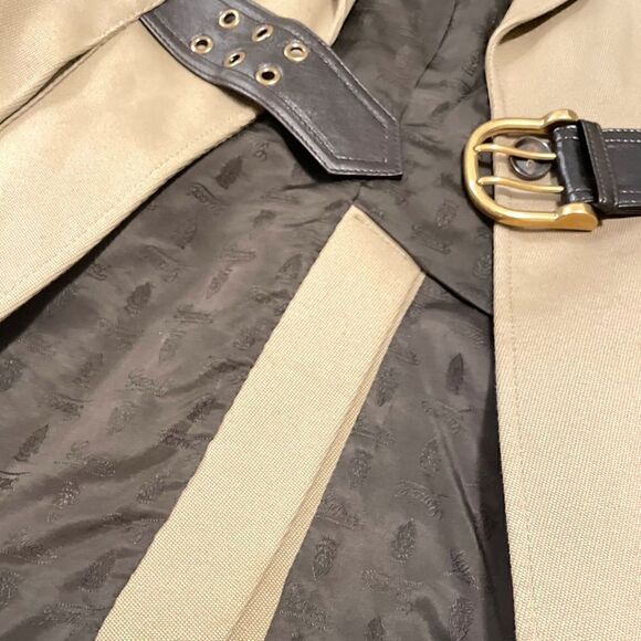 GUCCI Military Inspired Beige Canvas Jacket with Horse-bit Motif Accents - Picture 9 of 14